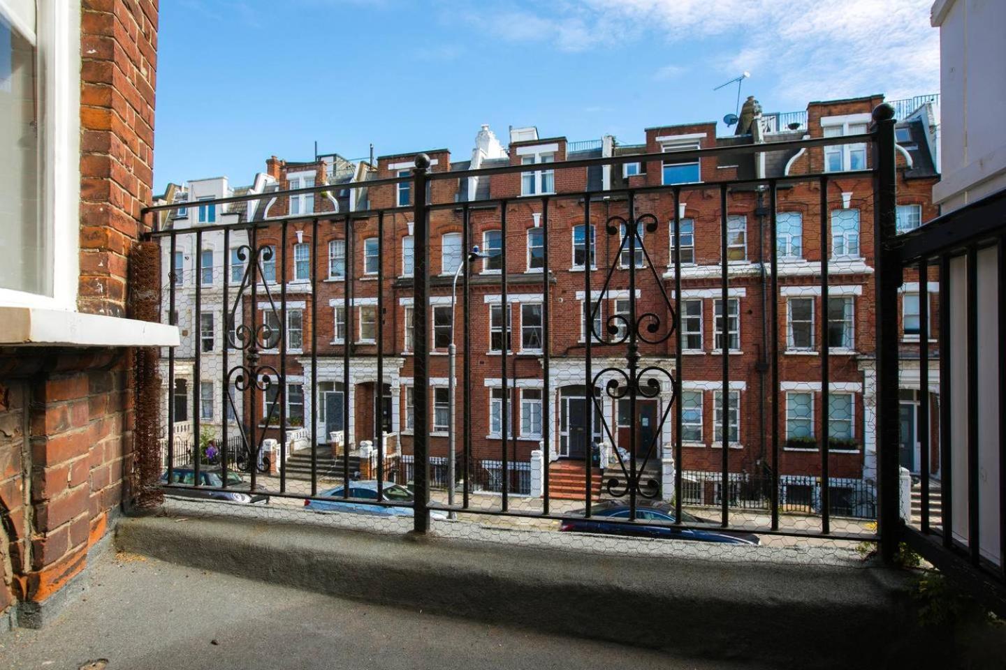 Guestready - West Kensington Home W/Balcony 伦敦 外观 照片
