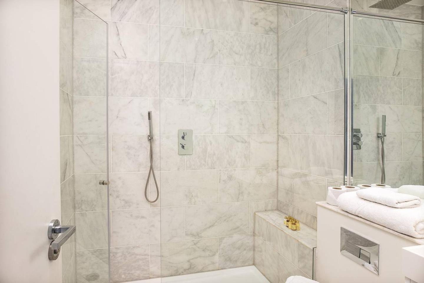 Guestready - West Kensington Home W/Balcony 伦敦 外观 照片